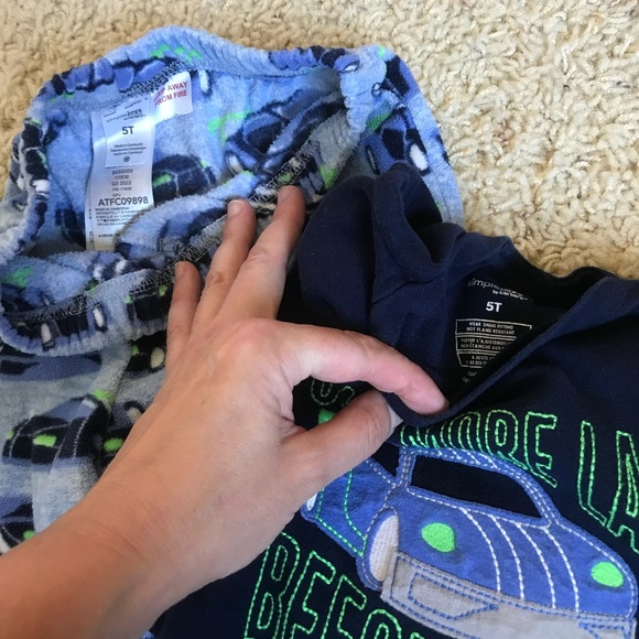 Lot of boys 5T pajamas bundle - Picture 7 of 13
